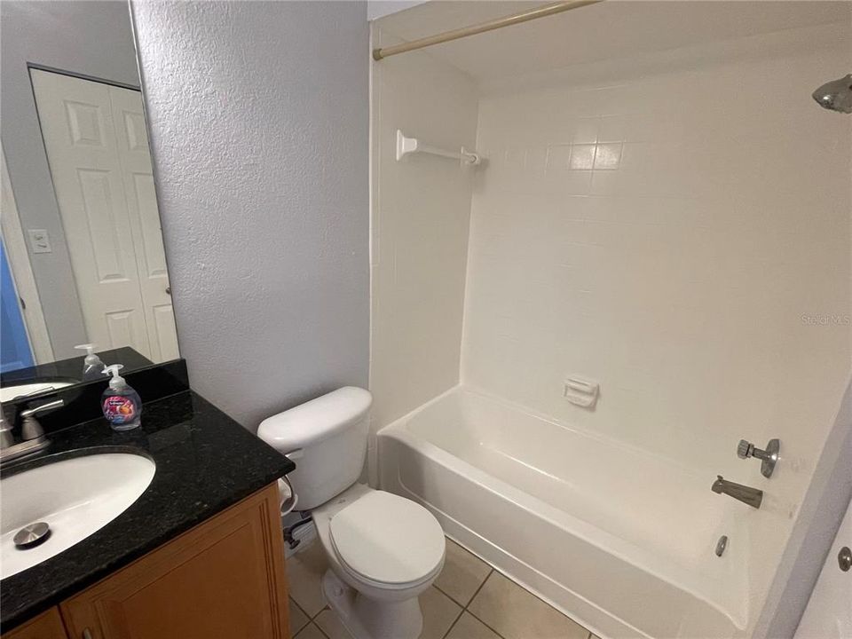 For Rent: $1,600 (1 beds, 1 baths, 637 Square Feet)