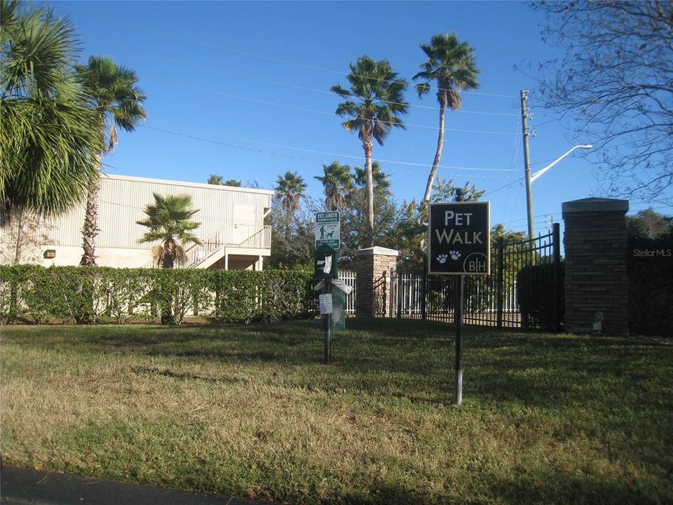 For Rent: $1,600 (1 beds, 1 baths, 637 Square Feet)