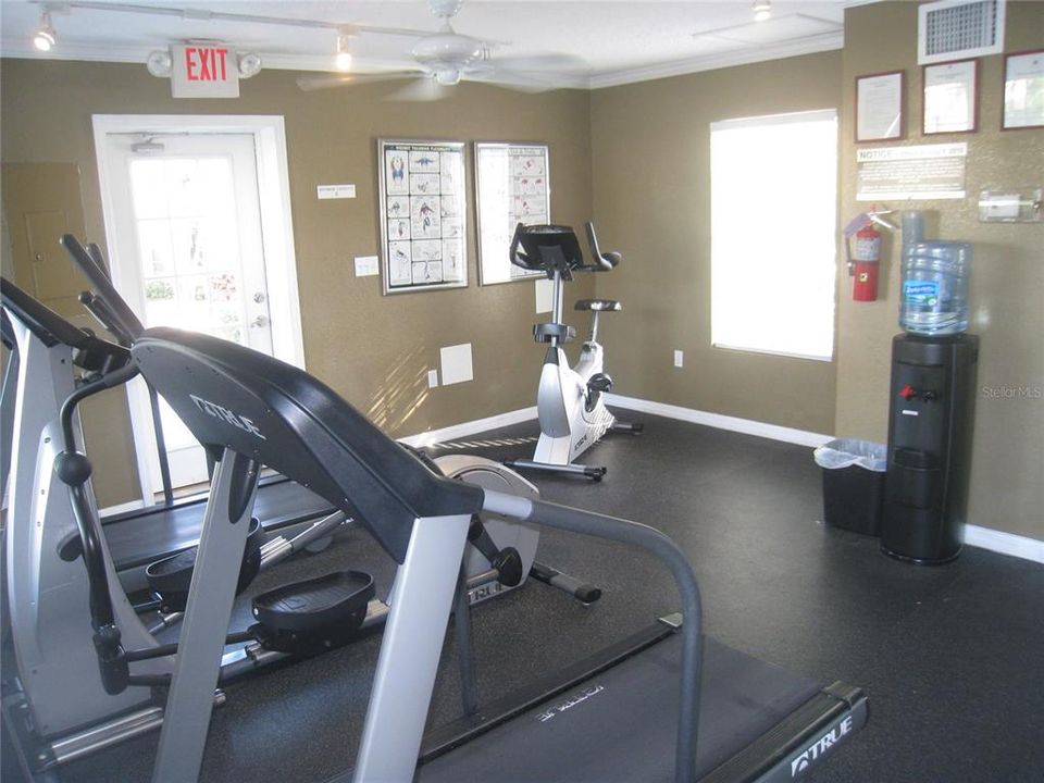 For Rent: $1,600 (1 beds, 1 baths, 637 Square Feet)