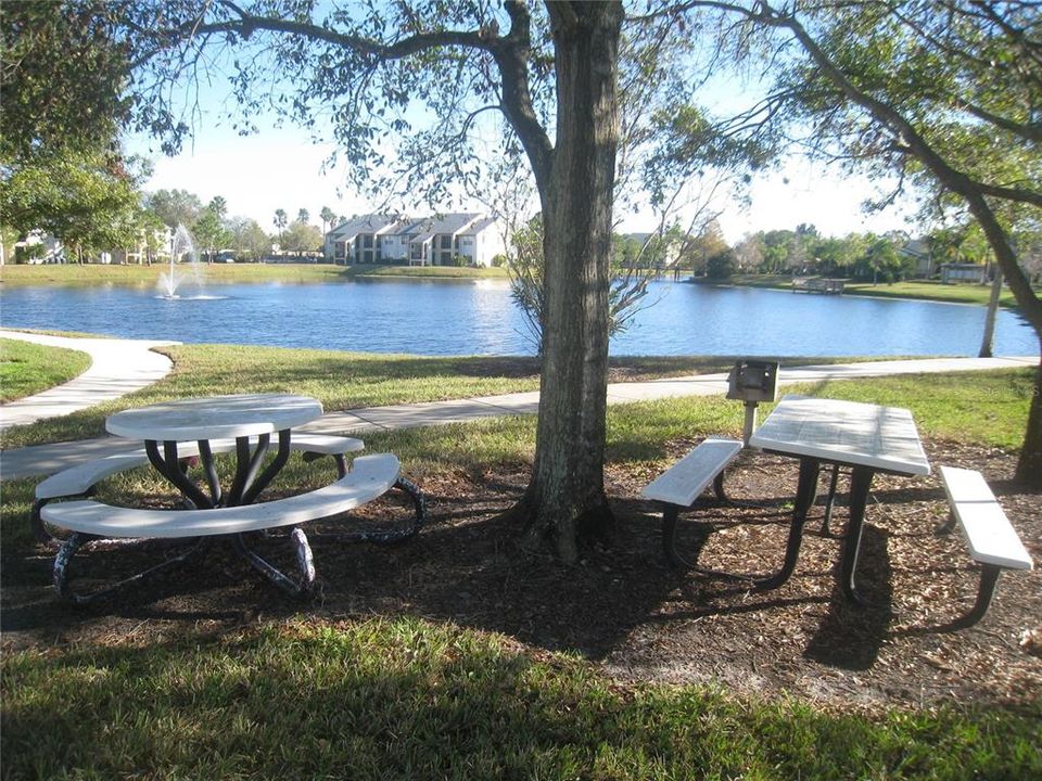 For Rent: $1,600 (1 beds, 1 baths, 637 Square Feet)