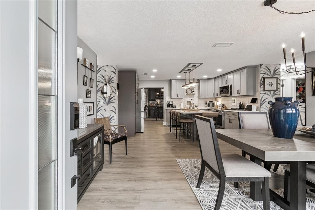 En Venta: $719,000 (4 camas, 2 baños, 1740 Pies cuadrados)