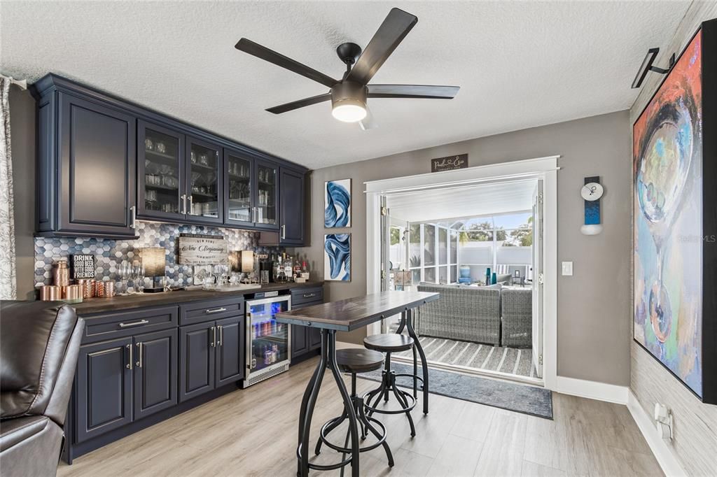 En Venta: $719,000 (4 camas, 2 baños, 1740 Pies cuadrados)