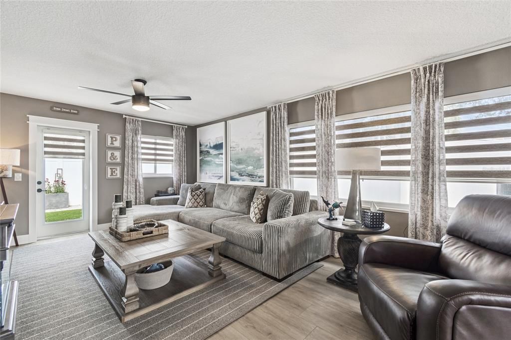 En Venta: $719,000 (4 camas, 2 baños, 1740 Pies cuadrados)