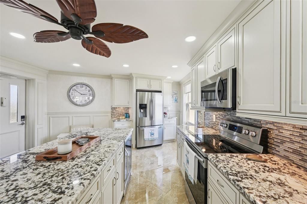 待售: $1,395,000 (2 贝兹, 2 浴室, 1337 平方英尺)