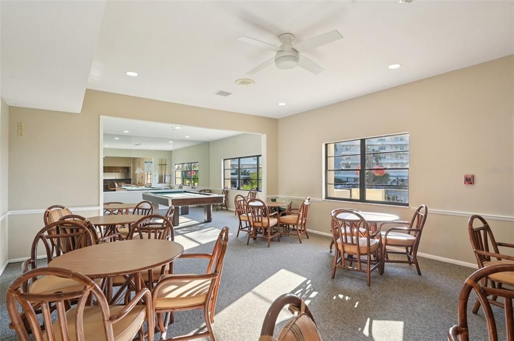 待售: $1,395,000 (2 贝兹, 2 浴室, 1337 平方英尺)