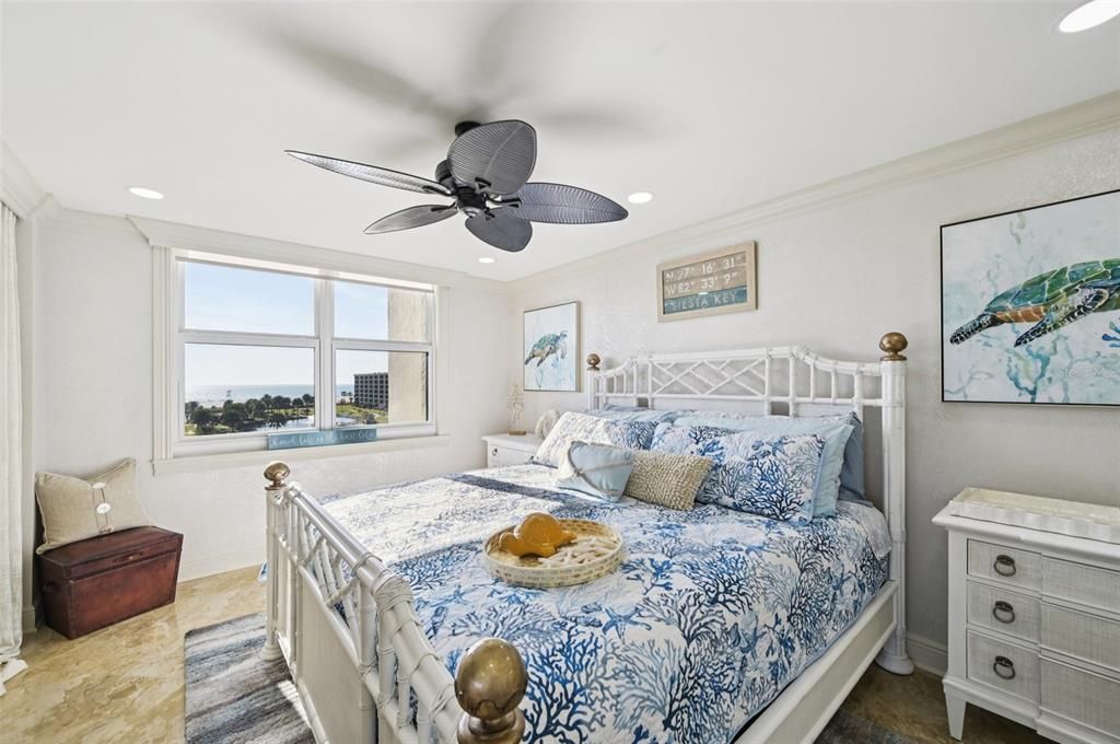 待售: $1,395,000 (2 贝兹, 2 浴室, 1337 平方英尺)