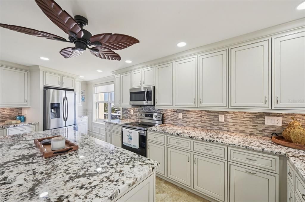 待售: $1,395,000 (2 贝兹, 2 浴室, 1337 平方英尺)