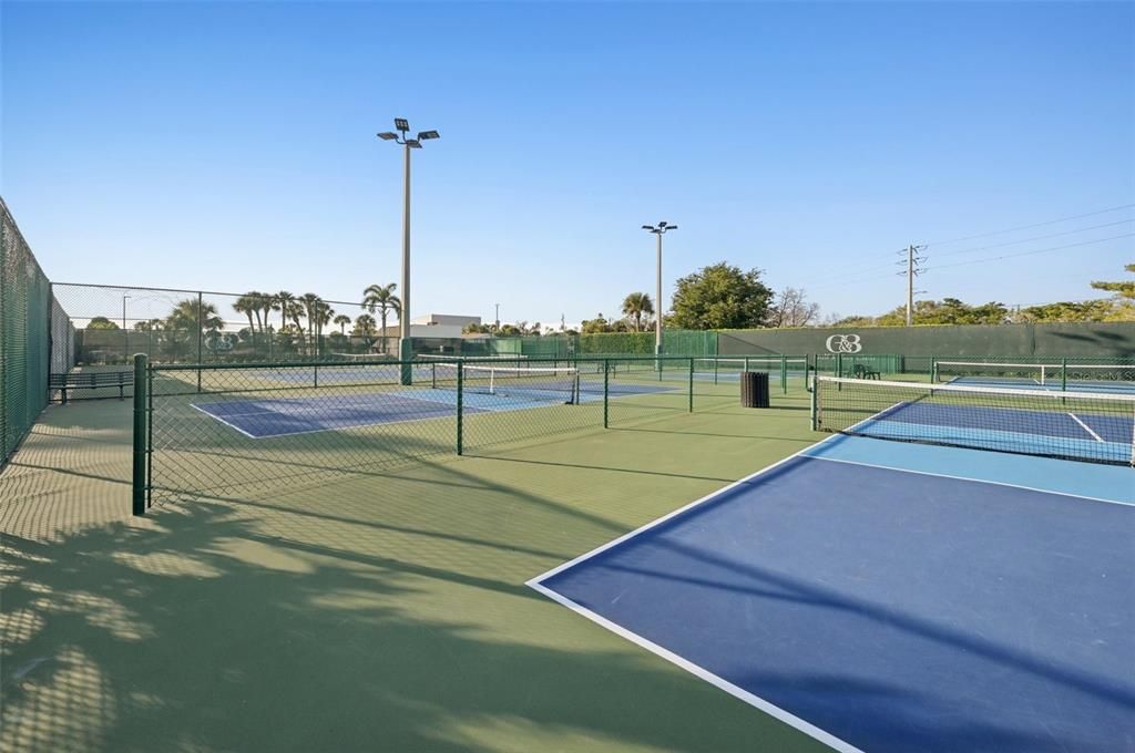 待售: $1,395,000 (2 贝兹, 2 浴室, 1337 平方英尺)