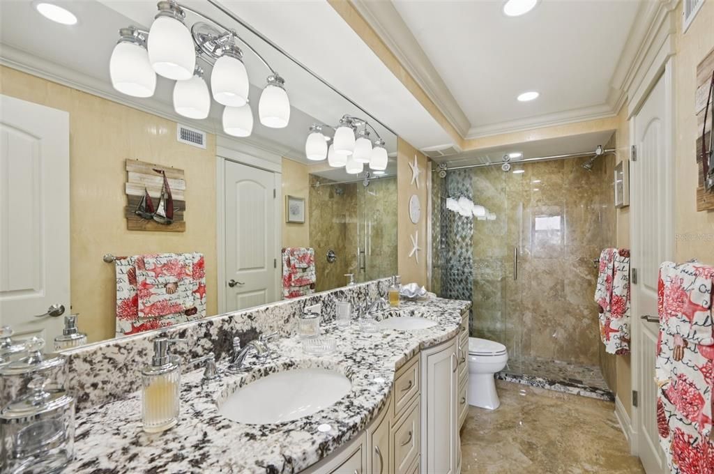 待售: $1,395,000 (2 贝兹, 2 浴室, 1337 平方英尺)