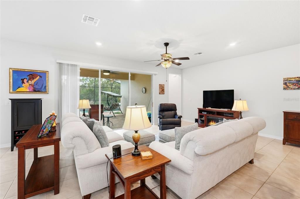 待售: $624,900 (4 贝兹, 3 浴室, 2676 平方英尺)