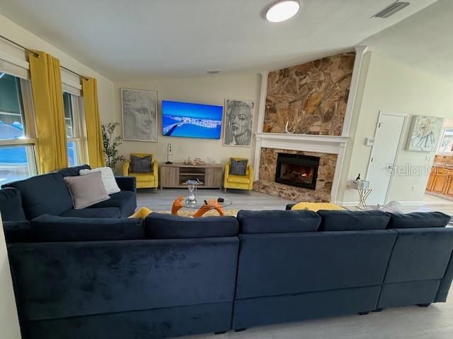 待售: $475,000 (3 贝兹, 2 浴室, 1444 平方英尺)