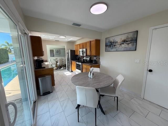 待售: $475,000 (3 贝兹, 2 浴室, 1444 平方英尺)