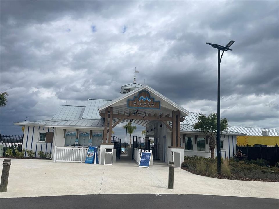 出租: $3,400 (4 贝兹, 3 浴室, 2528 平方英尺)