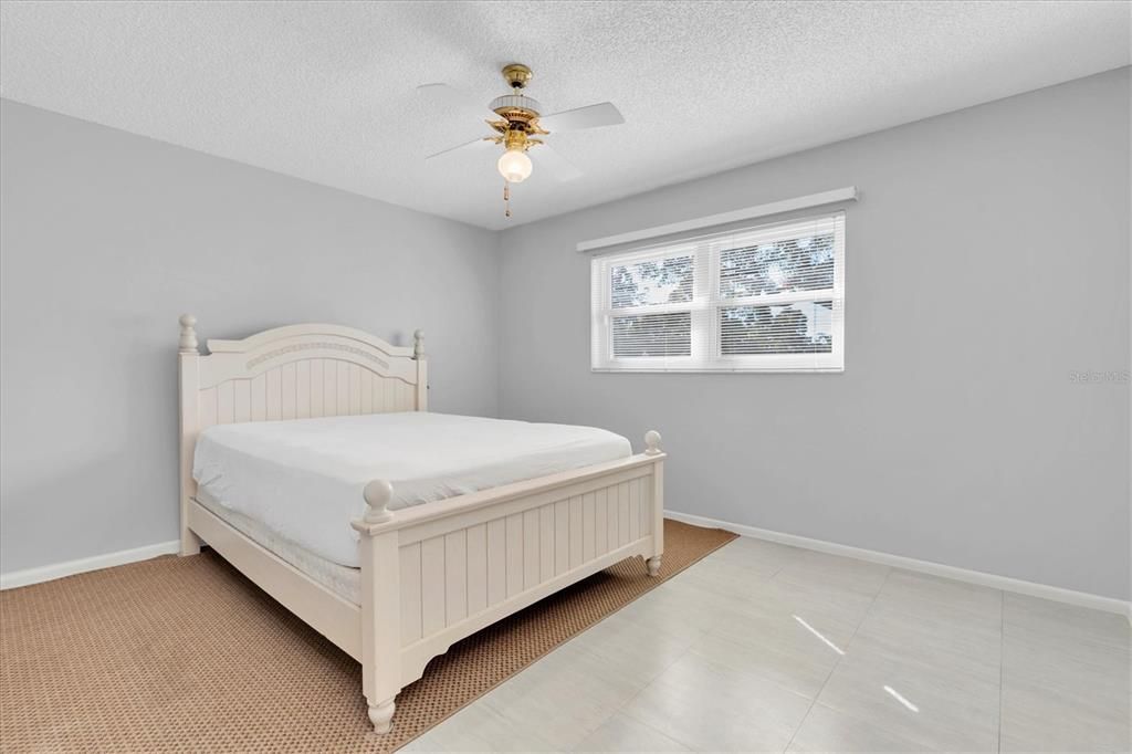 For Sale: $358,900 (2 beds, 2 baths, 1788 Square Feet)