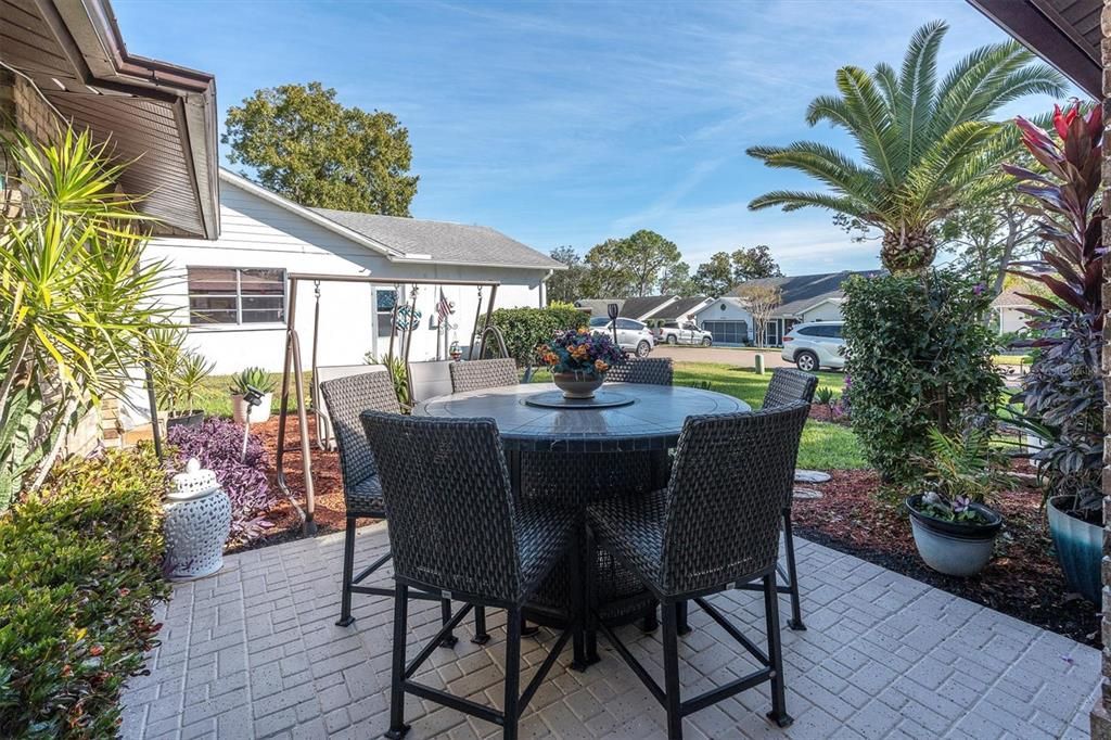 For Sale: $358,900 (2 beds, 2 baths, 1788 Square Feet)