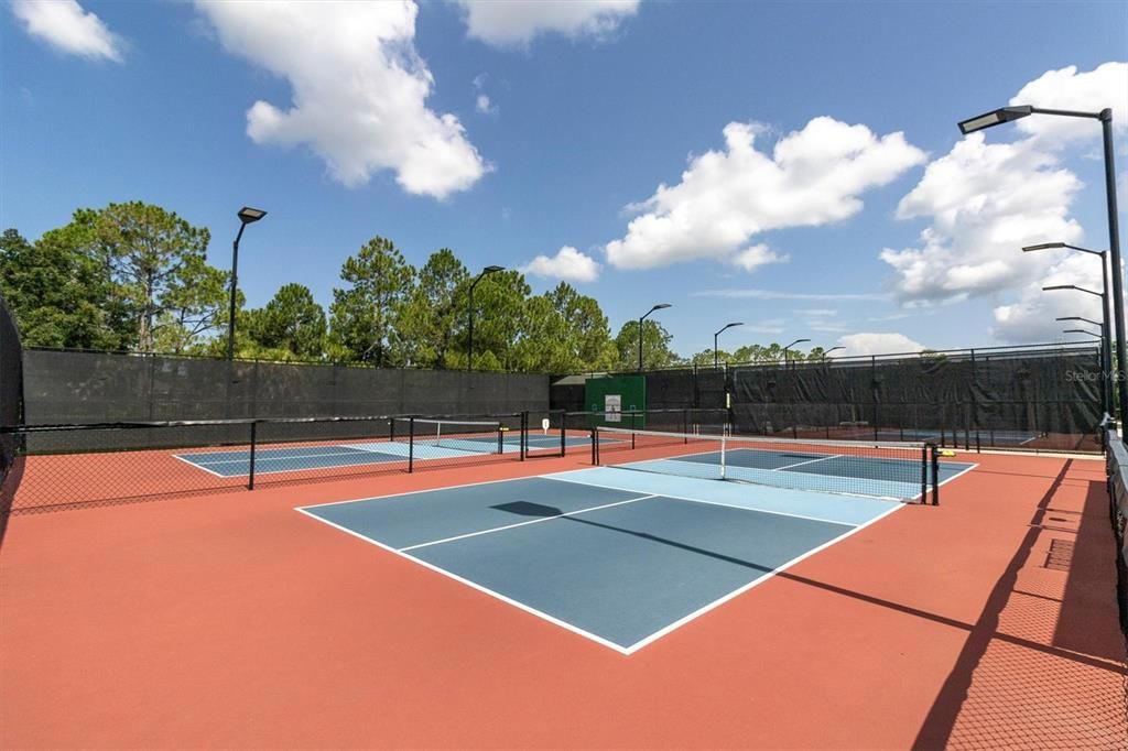 For Sale: $358,900 (2 beds, 2 baths, 1788 Square Feet)