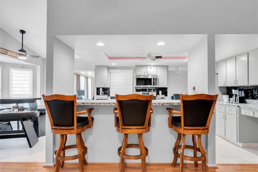 For Sale: $358,900 (2 beds, 2 baths, 1788 Square Feet)