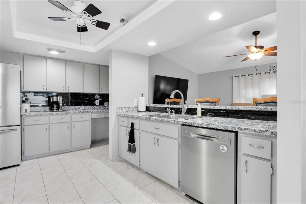 For Sale: $358,900 (2 beds, 2 baths, 1788 Square Feet)