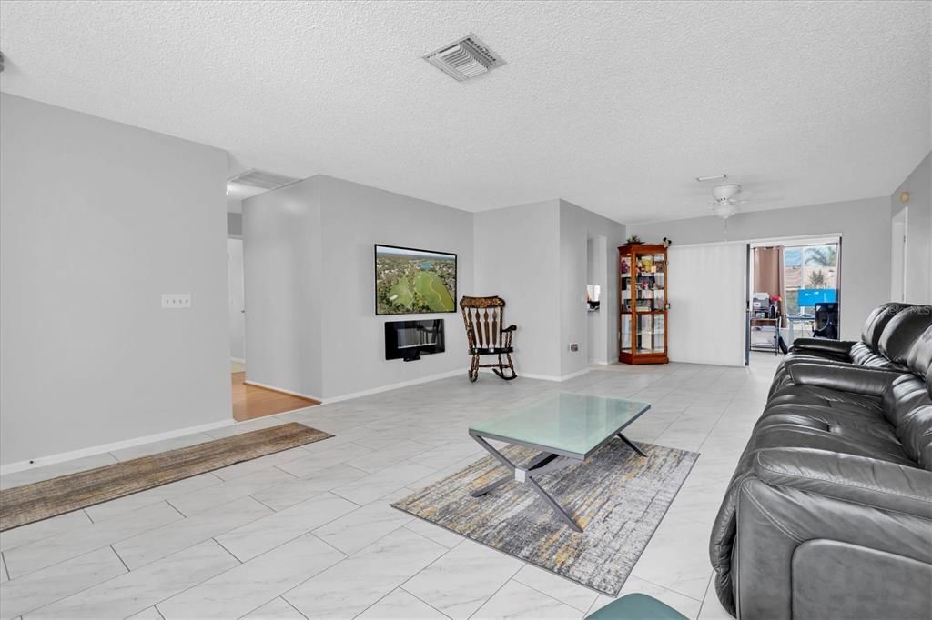 For Sale: $358,900 (2 beds, 2 baths, 1788 Square Feet)