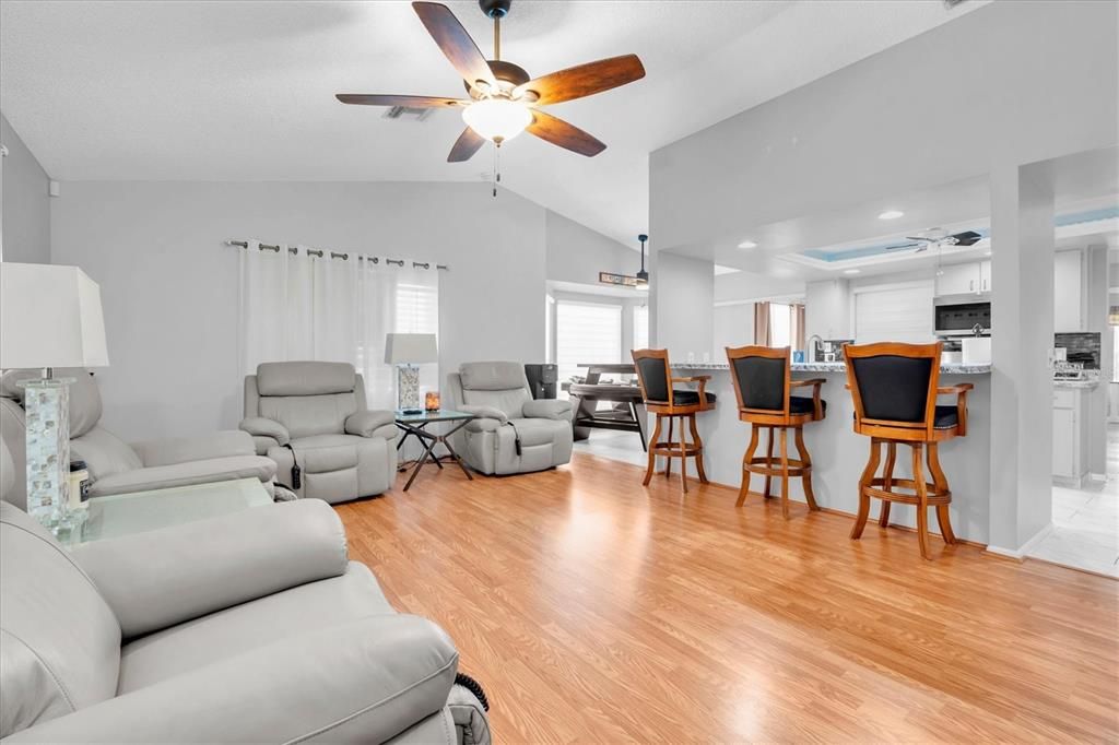 For Sale: $358,900 (2 beds, 2 baths, 1788 Square Feet)