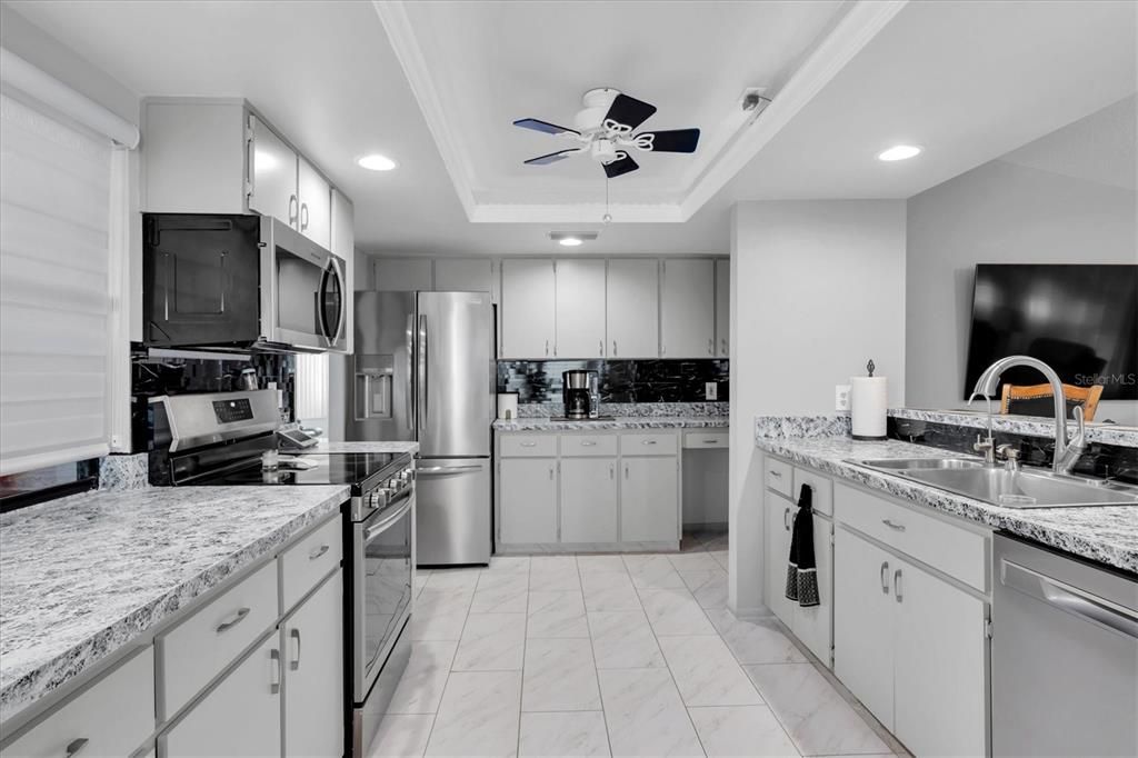 For Sale: $358,900 (2 beds, 2 baths, 1788 Square Feet)