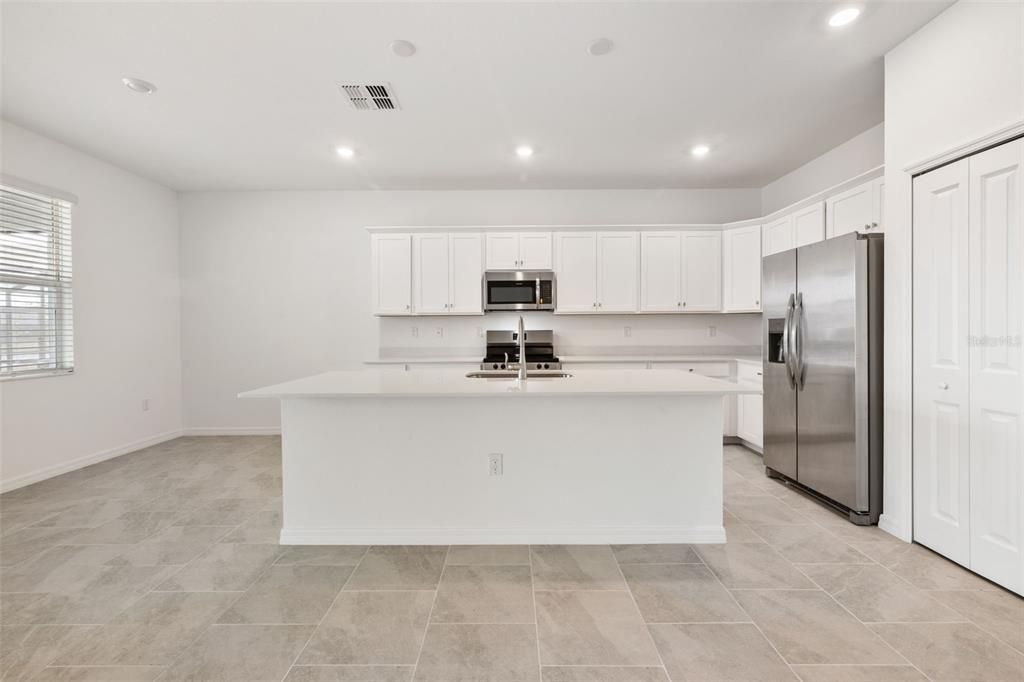 На продажу: $482,397 (4 спален, 3 ванн, 2397 Квадратных фут)