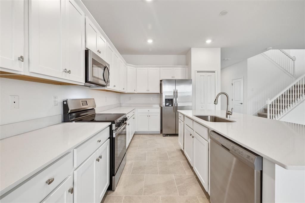 На продажу: $482,397 (4 спален, 3 ванн, 2397 Квадратных фут)