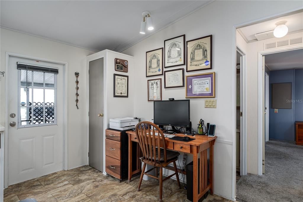 待售: $189,599 (2 贝兹, 2 浴室, 1040 平方英尺)