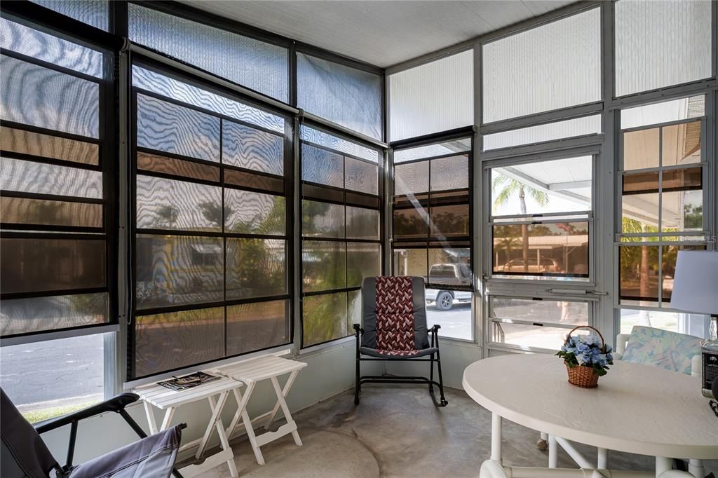 待售: $189,599 (2 贝兹, 2 浴室, 1040 平方英尺)