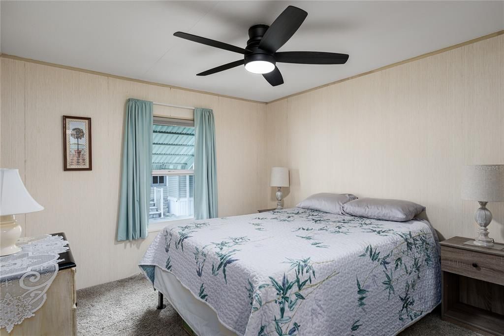 待售: $189,599 (2 贝兹, 2 浴室, 1040 平方英尺)