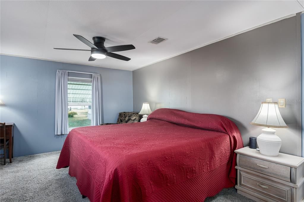 待售: $189,599 (2 贝兹, 2 浴室, 1040 平方英尺)