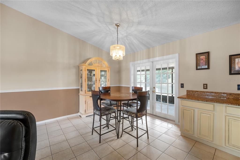 For Sale: $340,000 (3 beds, 2 baths, 1352 Square Feet)