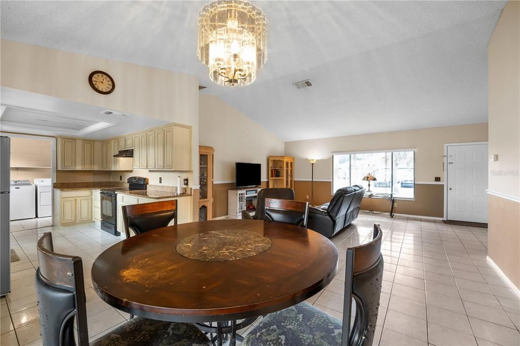 For Sale: $340,000 (3 beds, 2 baths, 1352 Square Feet)