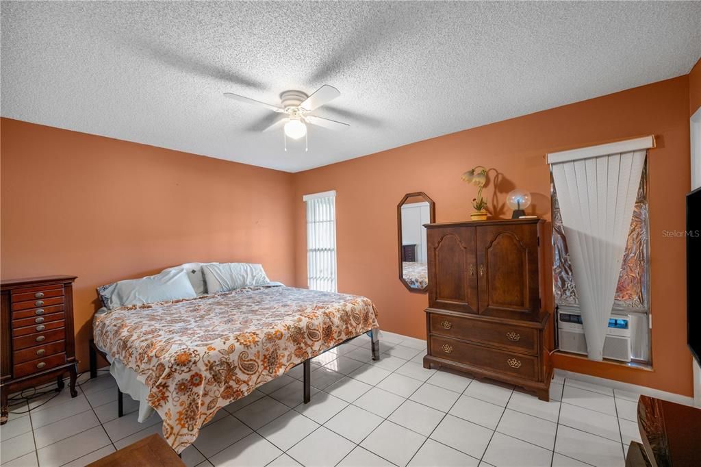 For Sale: $340,000 (3 beds, 2 baths, 1352 Square Feet)