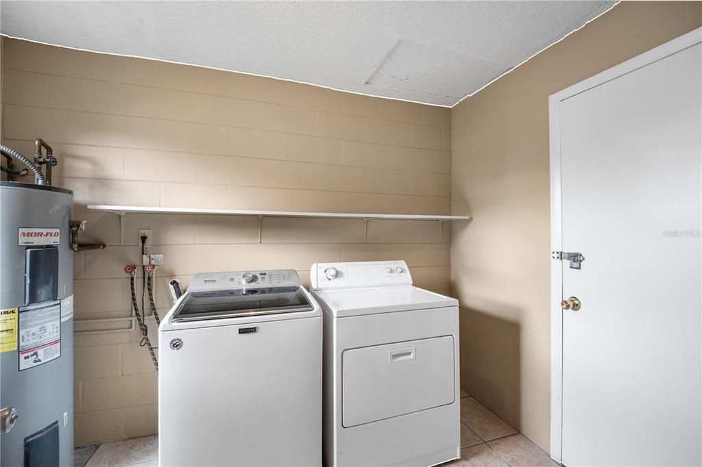 For Sale: $340,000 (3 beds, 2 baths, 1352 Square Feet)