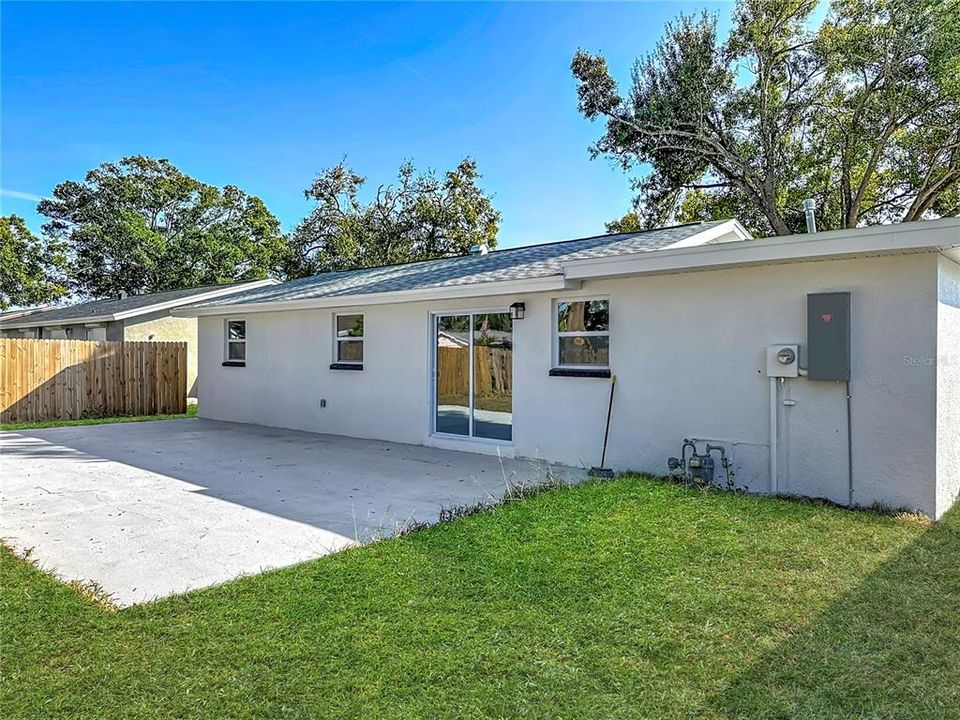 En Venta: $385,000 (4 camas, 2 baños, 1296 Pies cuadrados)