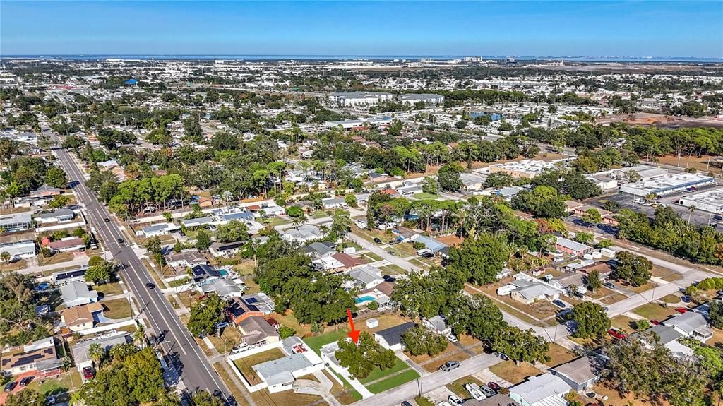 En Venta: $385,000 (4 camas, 2 baños, 1296 Pies cuadrados)