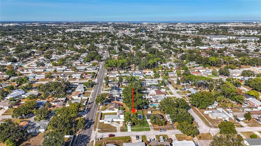 En Venta: $385,000 (4 camas, 2 baños, 1296 Pies cuadrados)