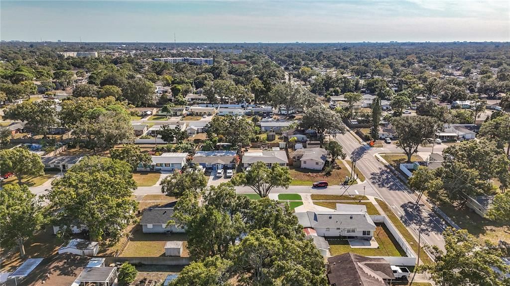 En Venta: $385,000 (4 camas, 2 baños, 1296 Pies cuadrados)