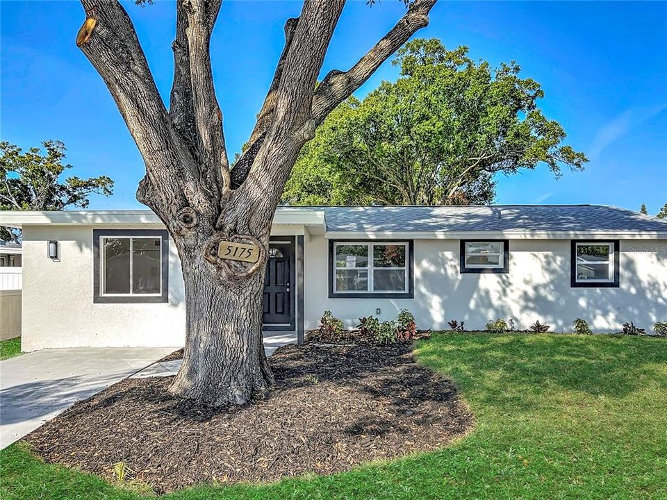 En Venta: $385,000 (4 camas, 2 baños, 1296 Pies cuadrados)