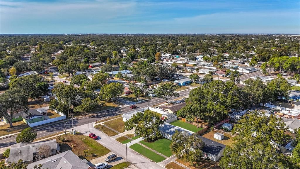 En Venta: $385,000 (4 camas, 2 baños, 1296 Pies cuadrados)