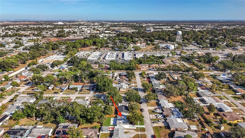 En Venta: $385,000 (4 camas, 2 baños, 1296 Pies cuadrados)