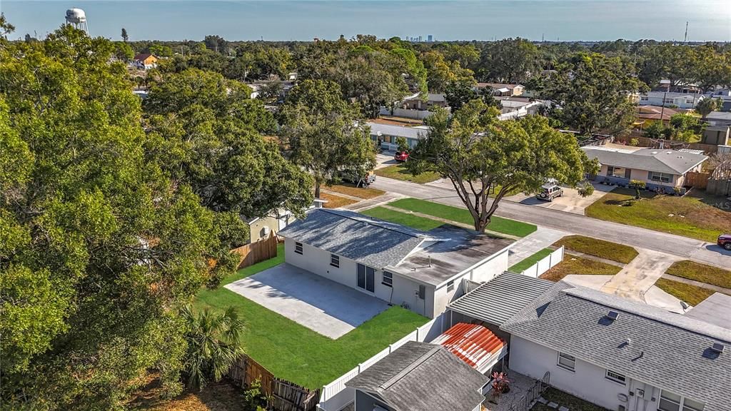 En Venta: $385,000 (4 camas, 2 baños, 1296 Pies cuadrados)