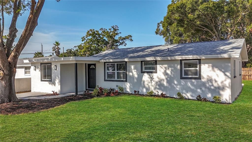 En Venta: $385,000 (4 camas, 2 baños, 1296 Pies cuadrados)