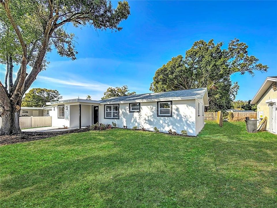 En Venta: $385,000 (4 camas, 2 baños, 1296 Pies cuadrados)