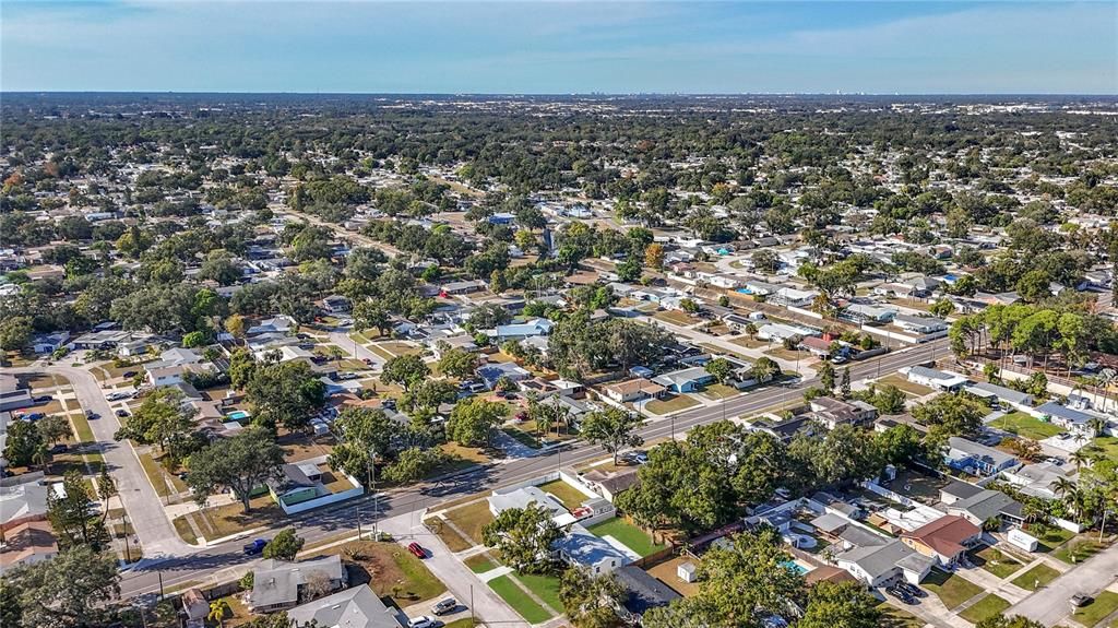 En Venta: $385,000 (4 camas, 2 baños, 1296 Pies cuadrados)