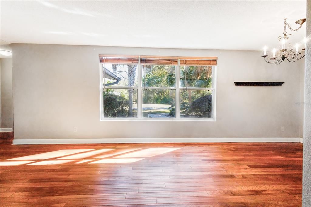 На продажу: $230,000 (3 спален, 3 ванн, 1759 Квадратных фут)