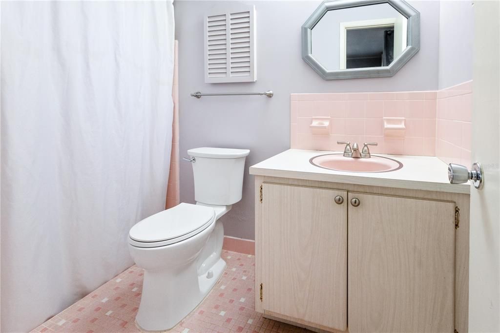 На продажу: $230,000 (3 спален, 3 ванн, 1759 Квадратных фут)