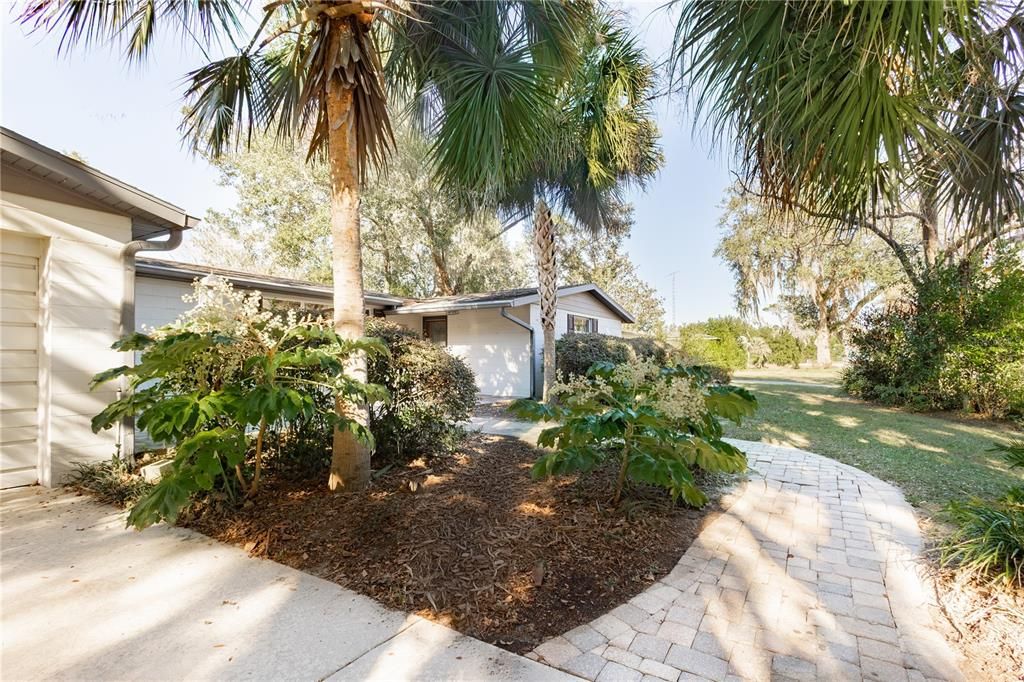 На продажу: $230,000 (3 спален, 3 ванн, 1759 Квадратных фут)