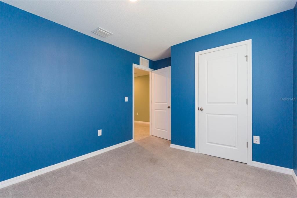 For Rent: $2,350 (4 beds, 2 baths, 1934 Square Feet)